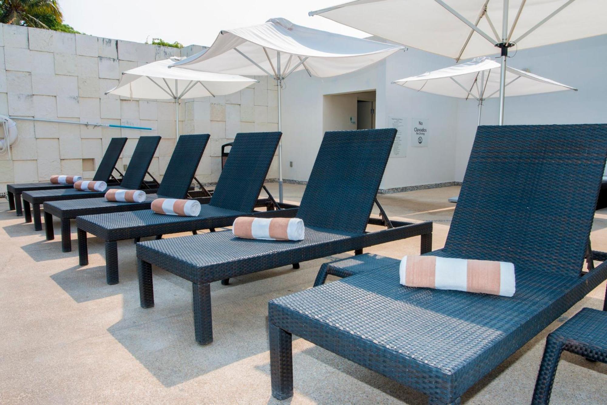 Holiday Inn Acapulco La Isla By Ihg Exterior photo