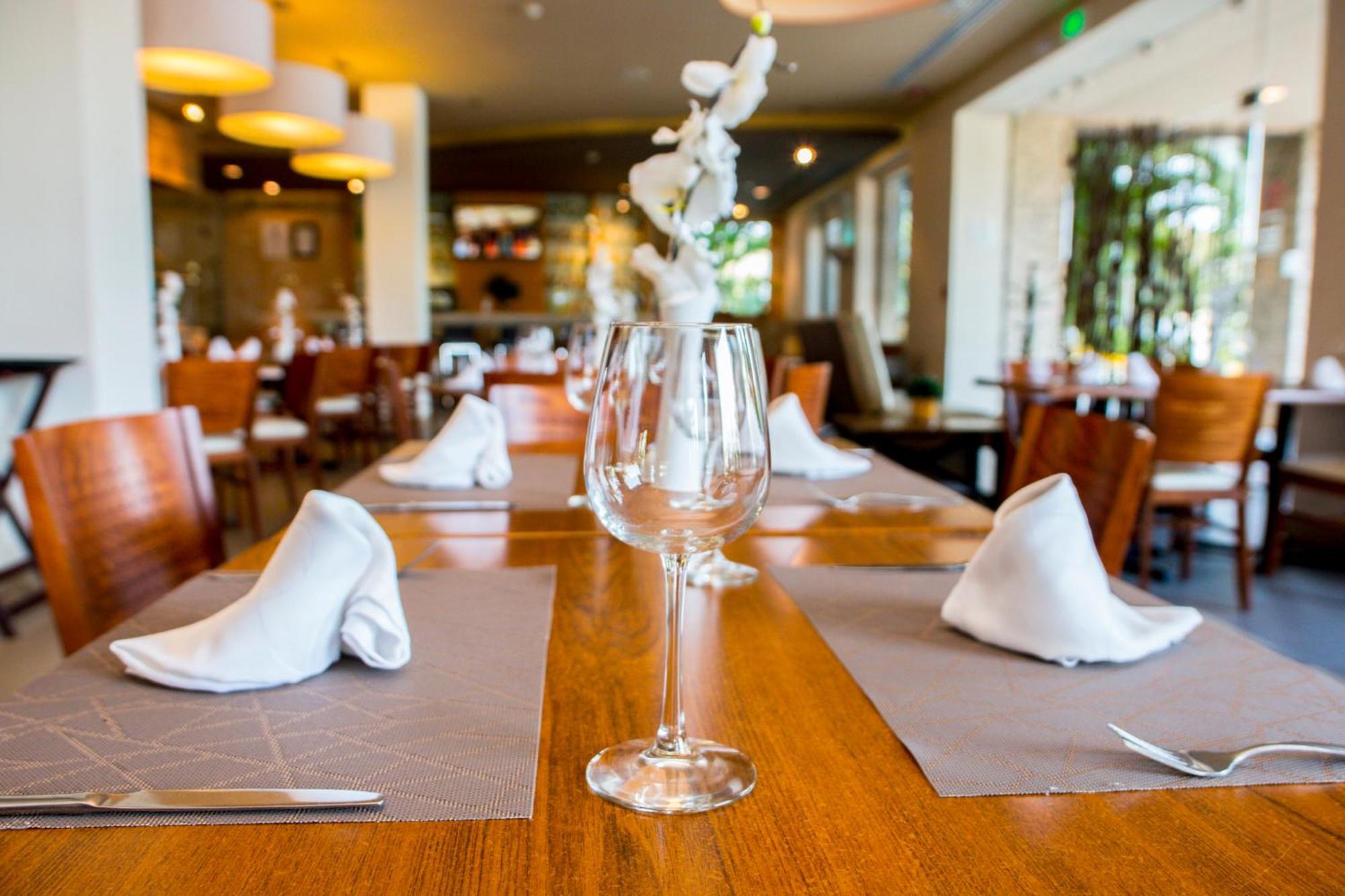 Holiday Inn Acapulco La Isla By Ihg Exterior photo