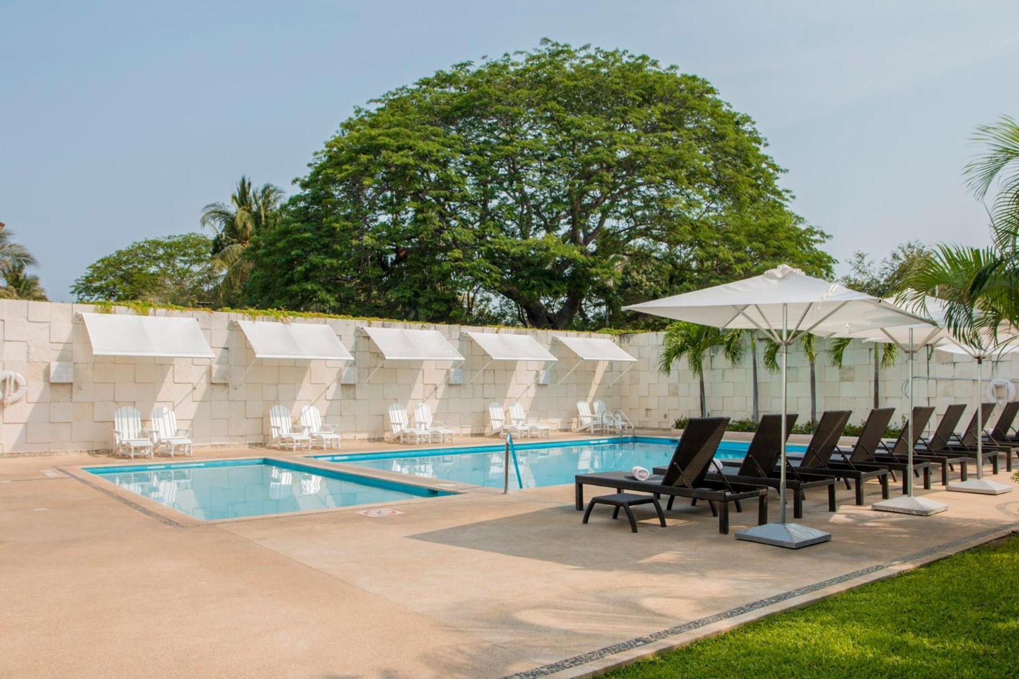 Holiday Inn Acapulco La Isla By Ihg Exterior photo
